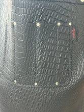 Load image into Gallery viewer, Leather Apron: Gator Embossed Cow Leather-on SALE