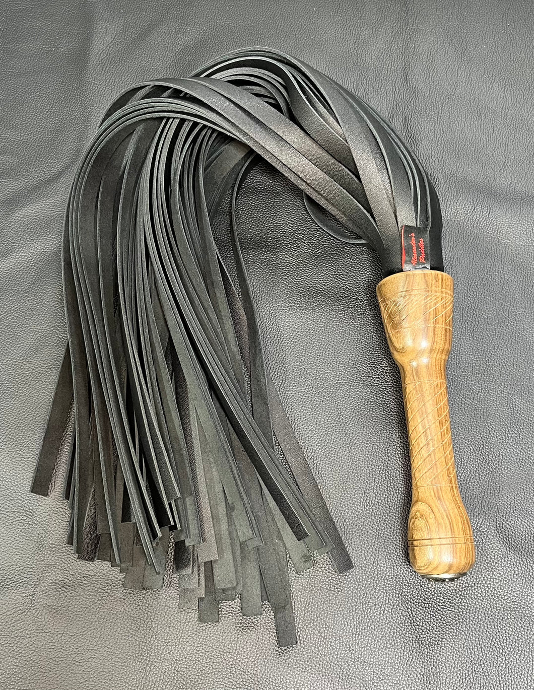 Flogger: Black Leather with Walnut Handle
